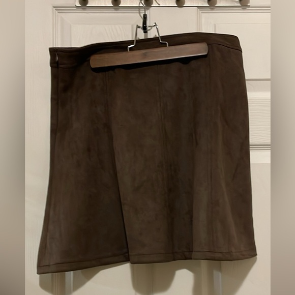 Ricki’s faux suede brown floppy skirt NWT - Picture 4 of 8